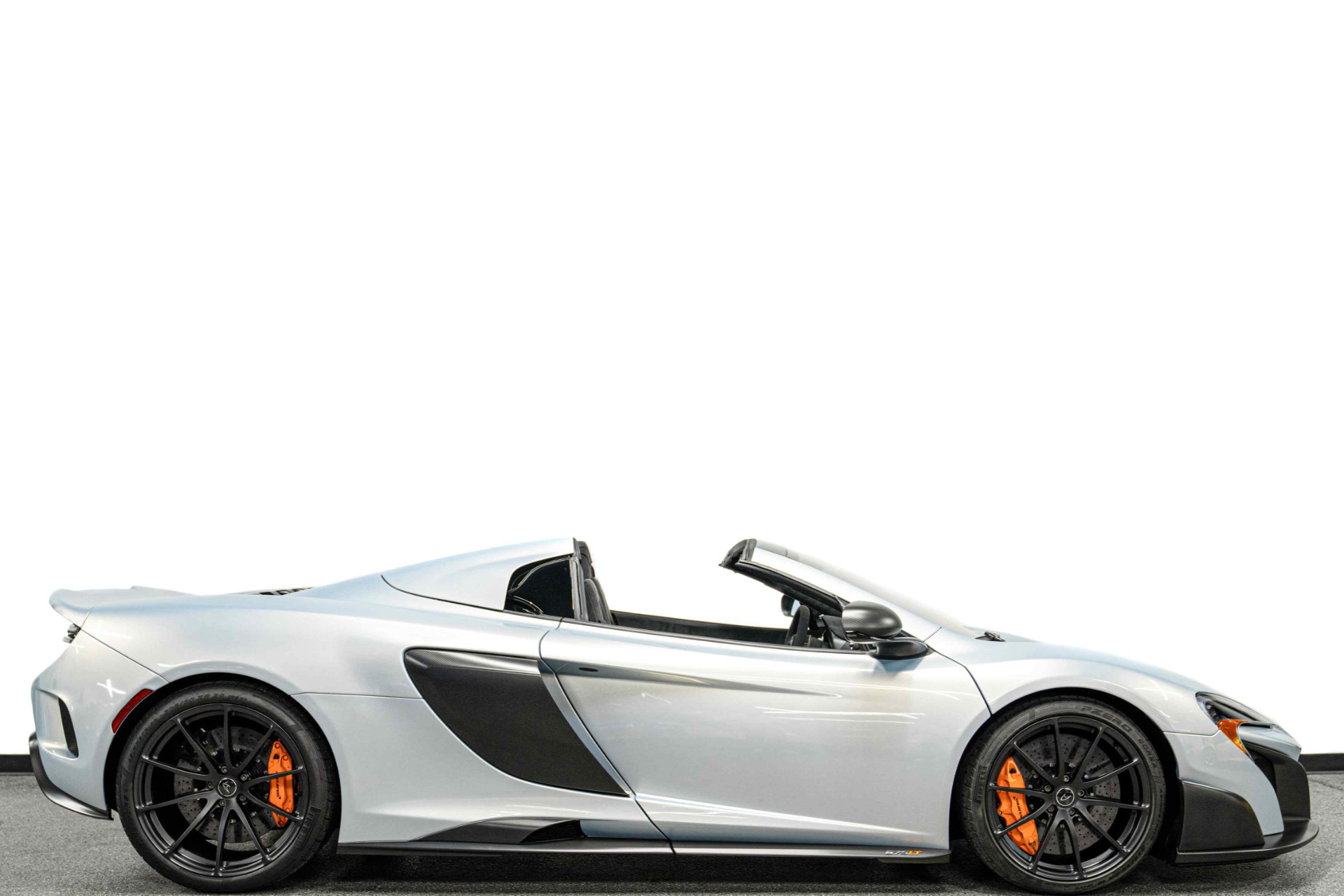 makivery様3点６千７点1万セール Used 2016 McLaren 675LT Spider -1 of 500 Built, Extensive Carbon