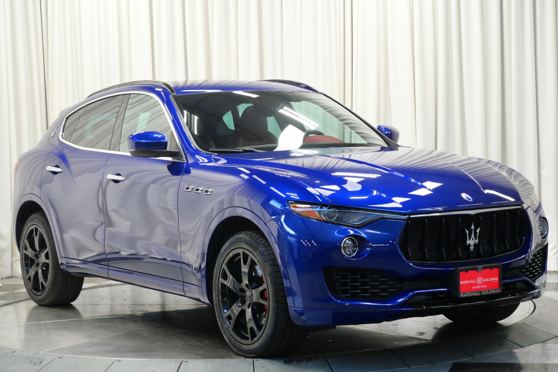 2017 Maserati Levante photo 2