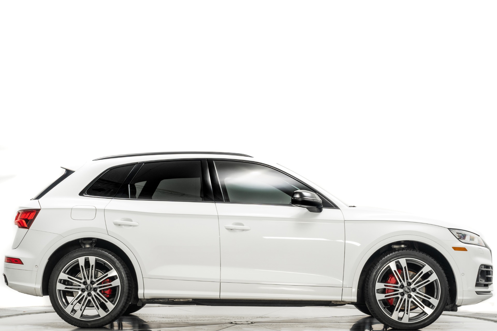 2020 Audi SQ5 Prestige photo 2