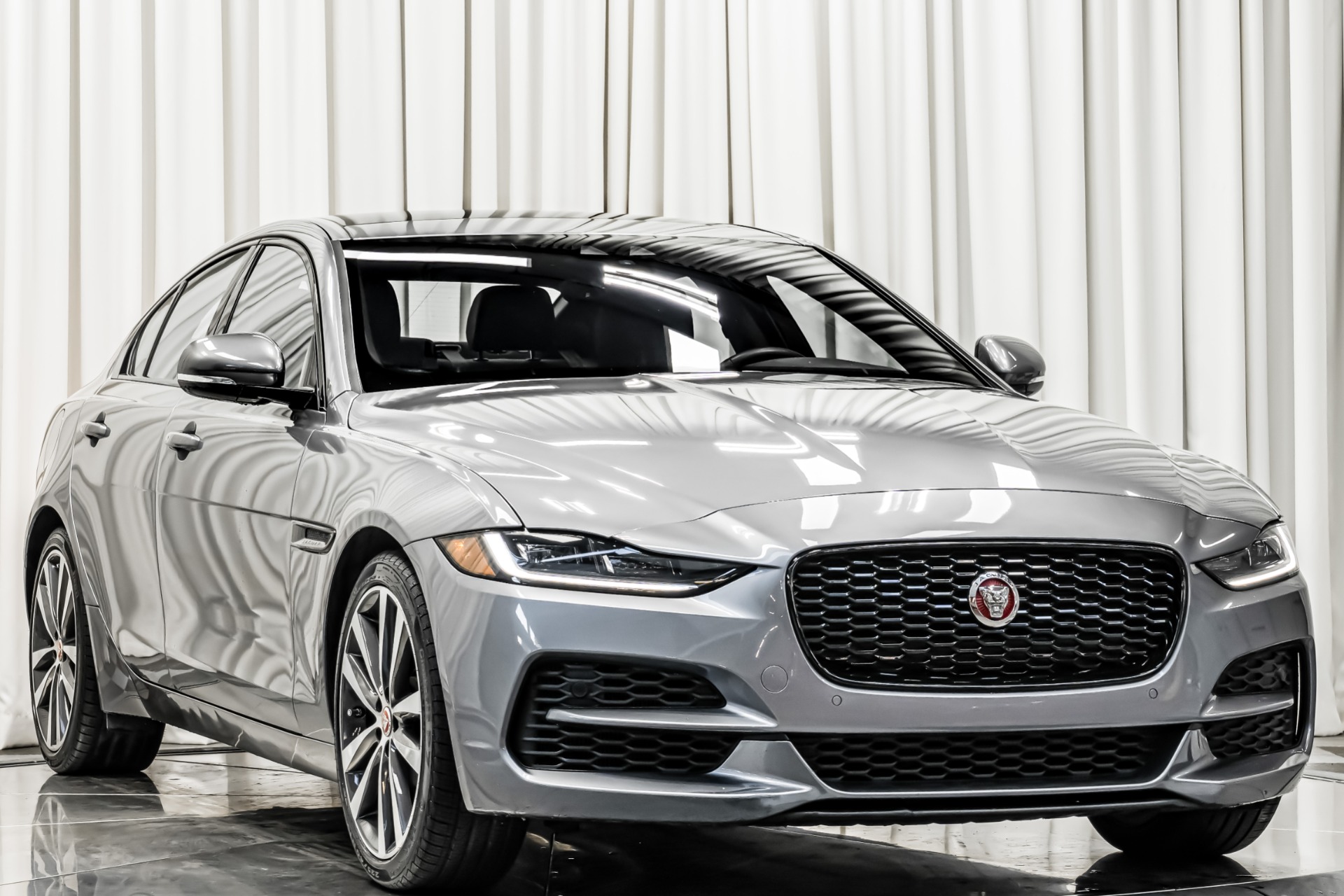 2020 Jaguar XE S photo 2