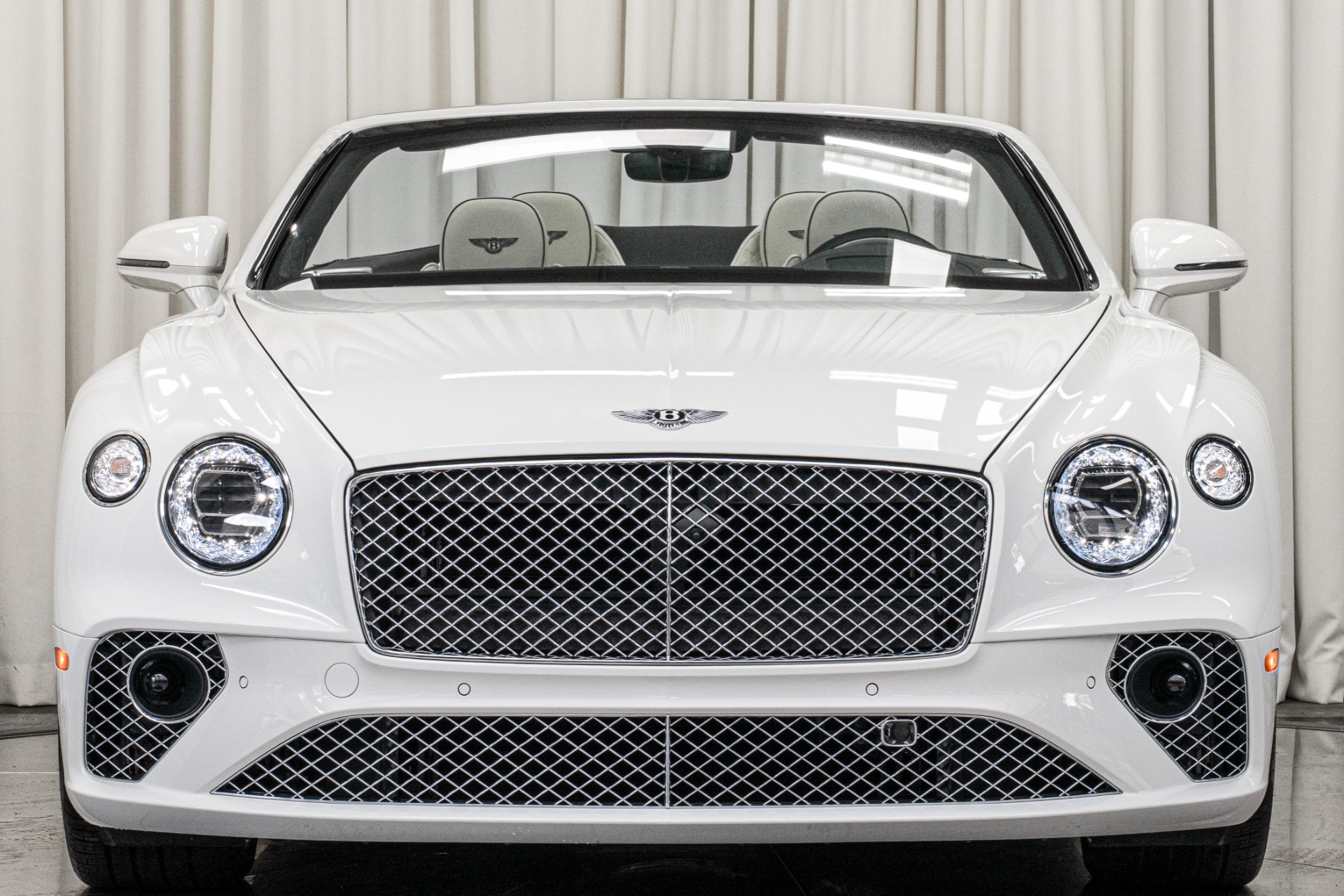 2023 Bentley Continental GTC Azure V8 photo 4