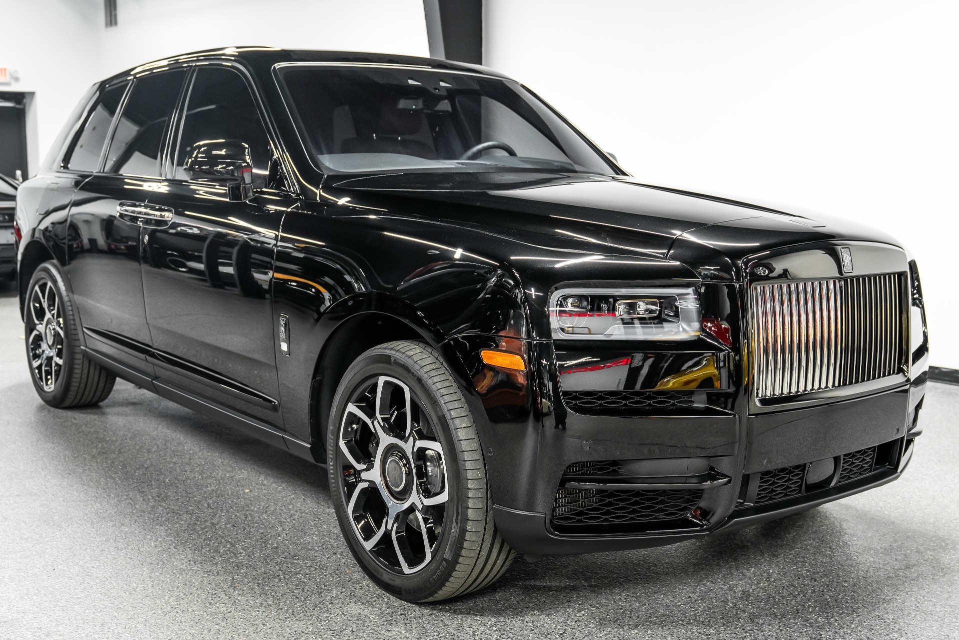 2023 Rolls Royce Cullinan Black Badge photo 3