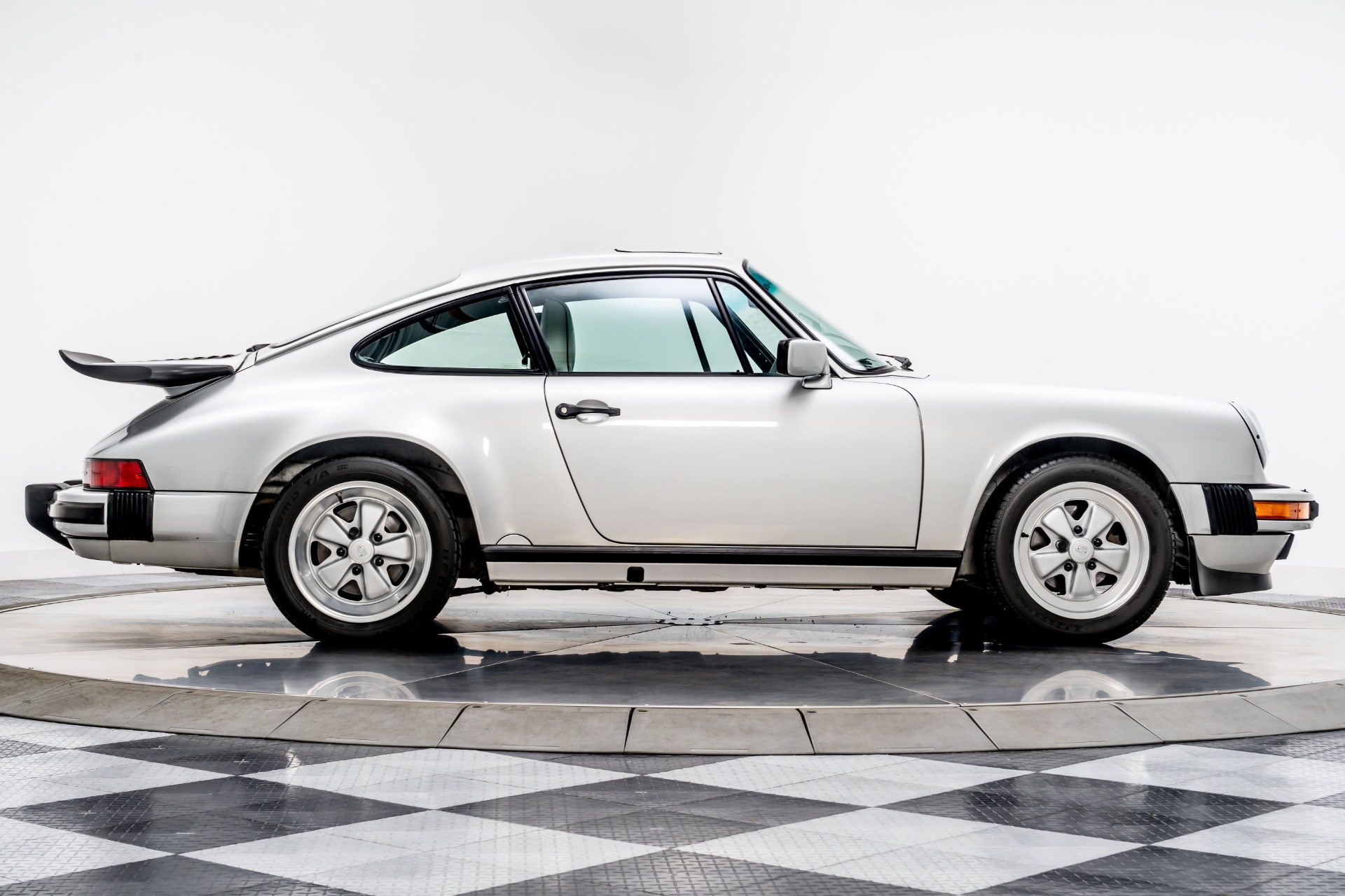 Used 1989 Porsche 911 Carrera Silver Anniversary For Sale (Sold) | Marshall Goldman Motor Sales Stock #B21034 Used 1989 Porsche 911 Carrera Silver Anniversary For Sale (Sold) | Marshall Goldman Motor Sales Stock #B21034