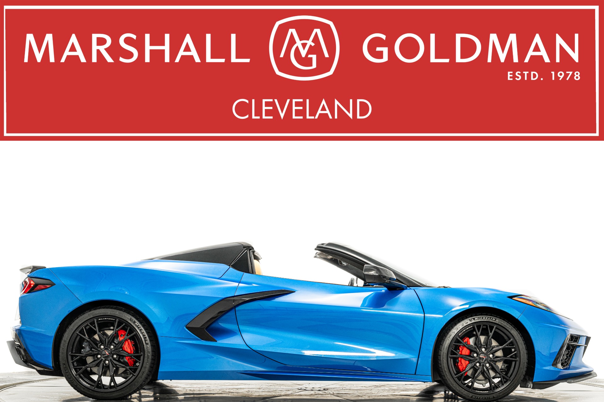 2025 Chevrolet Corvette Stingray Convertible -3LT, Front Axle Lift, Carbon Flash Exterior Trim — photo 1 of 1