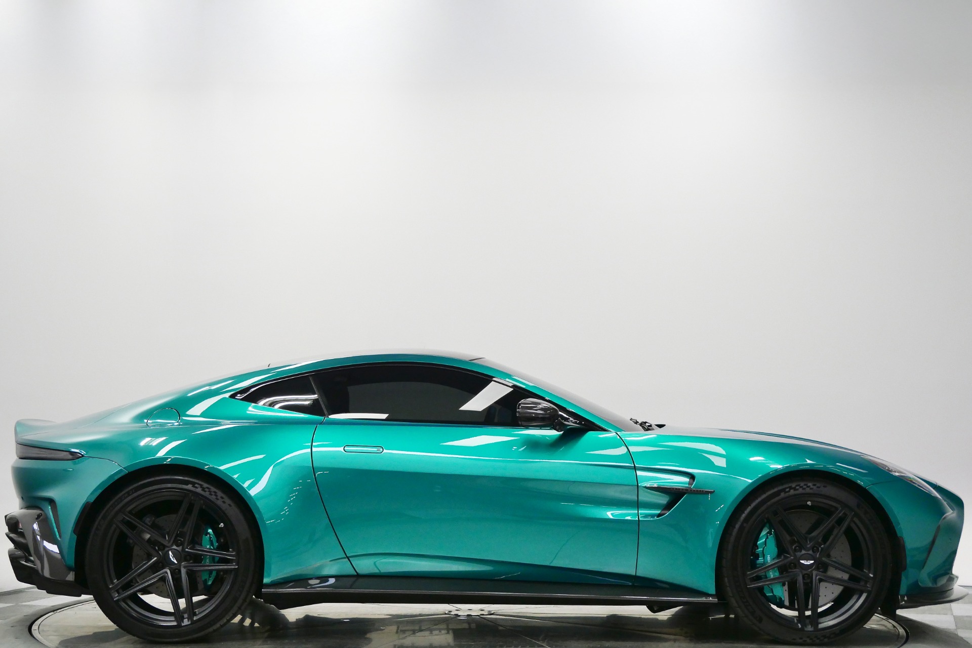 Used 2025 Aston Martin Vantage -Carbon Ceramic Brakes, Racing Line