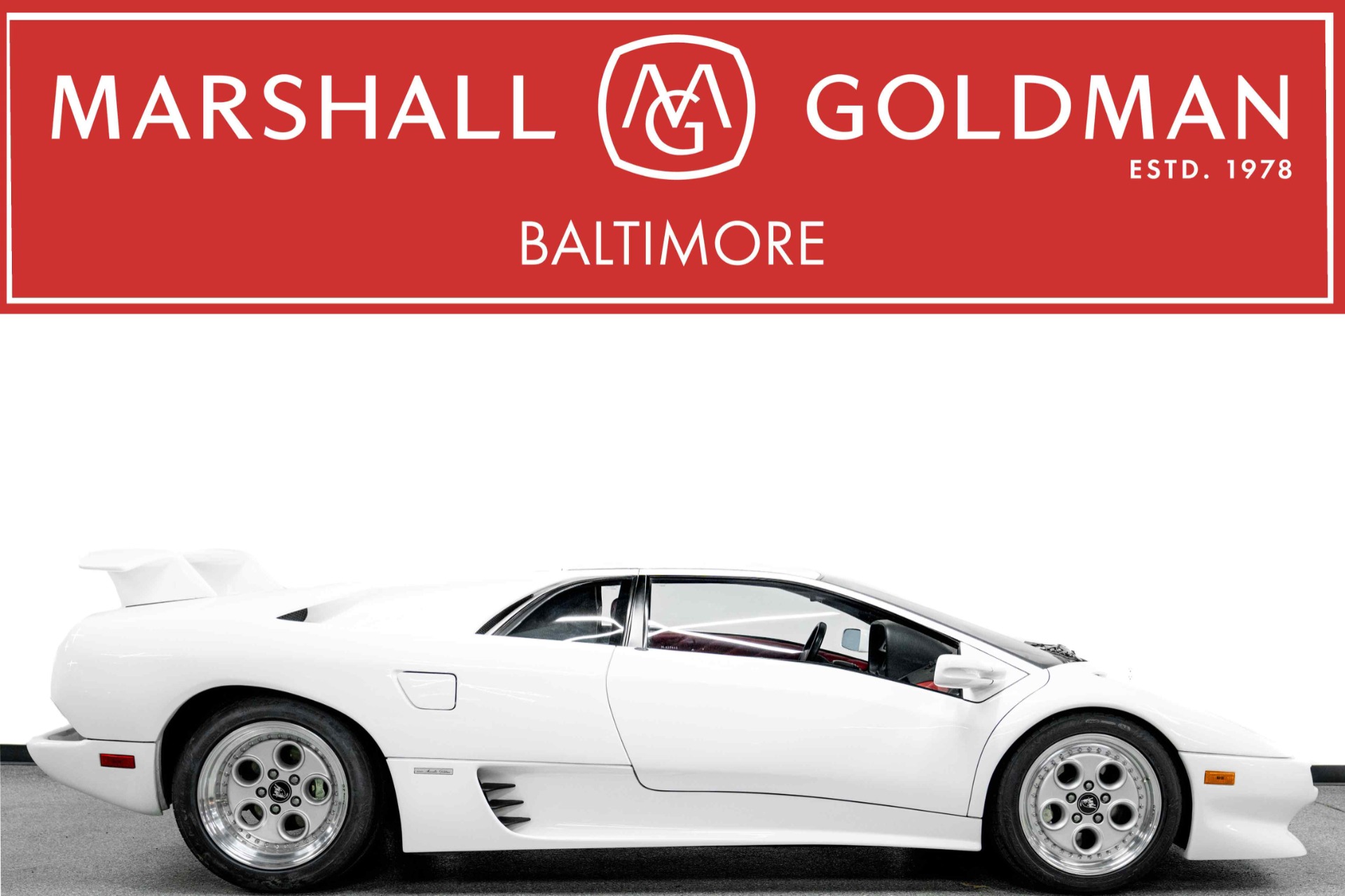 1992 Lamborghini Diablo -Collector Grade, Low Miles, Beautiful Color Combination — photo 1 of 1
