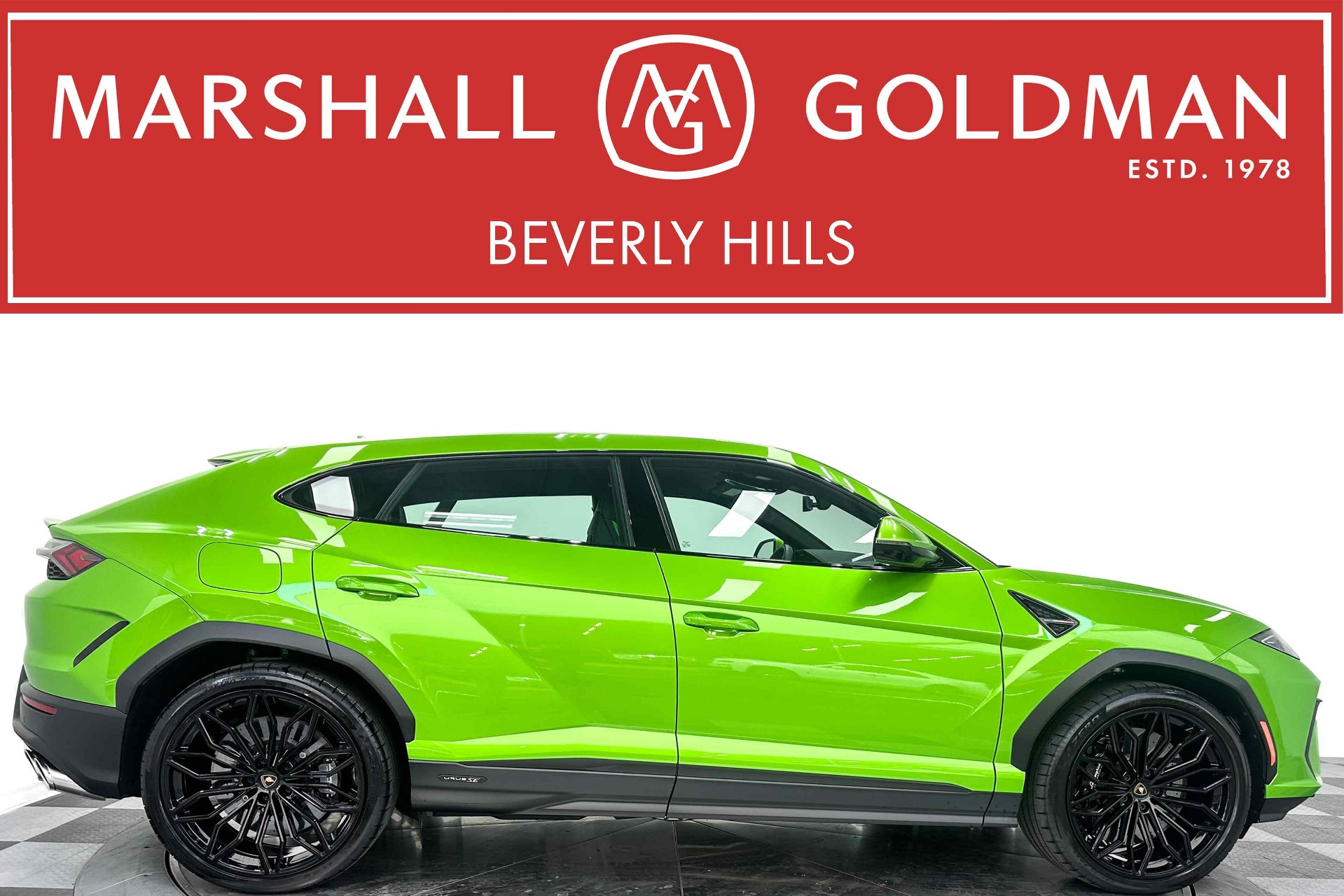 2025 Lamborghini Urus SE -Bicolor Sportive Interior, 870 Miles, 789 Horsepower — photo 1 of 1