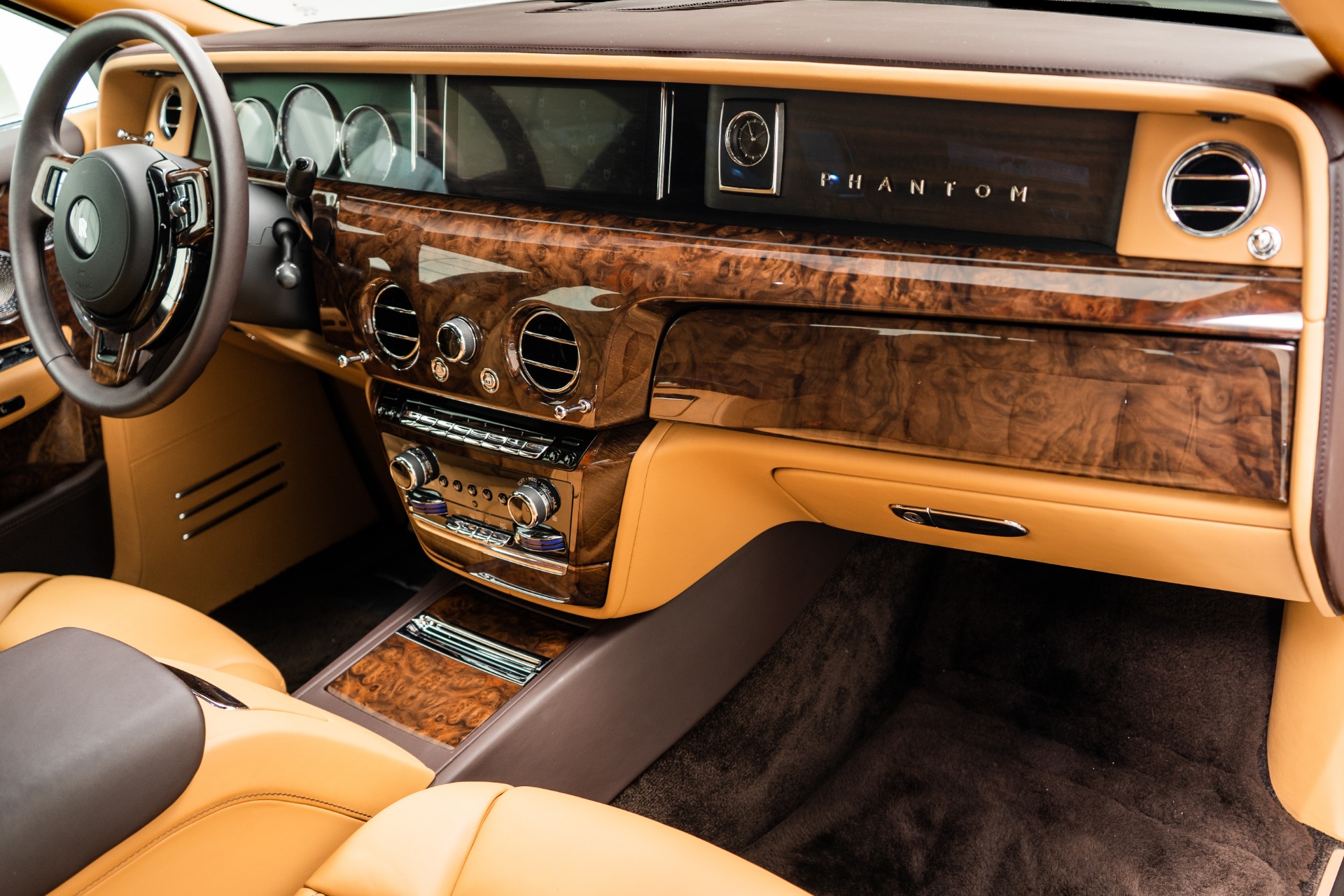 RollsRoyce Phantom in Tuscan Sun exterior with Black Diamond upper  twotone Interior colours in Arctic White Tan and Moccasin