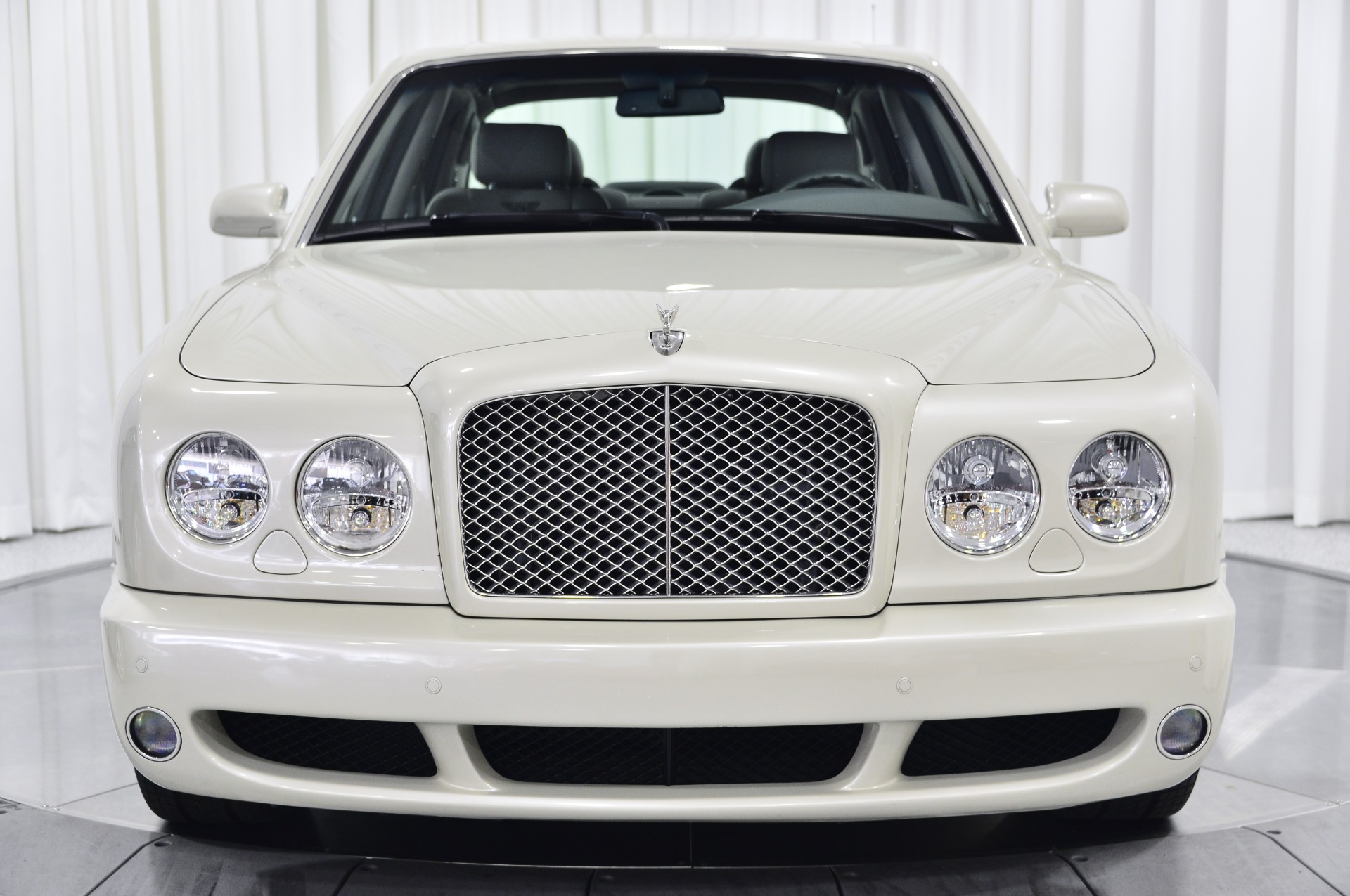 Used 2007 Bentley Arnage T in Porcelain For Sale (Sold) | Marshall