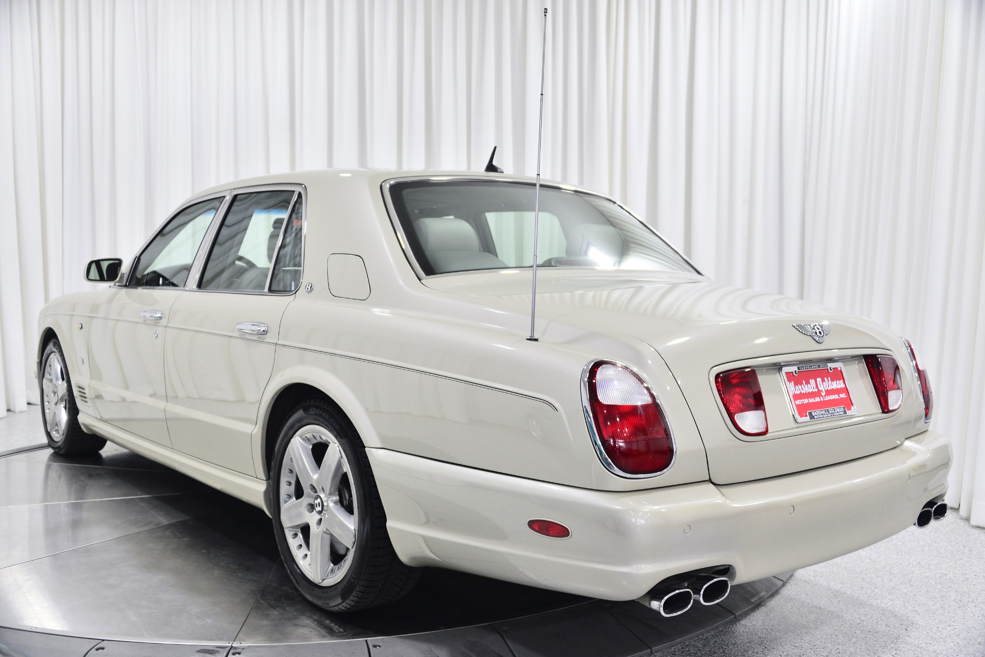 Used 2007 Bentley Arnage T in Porcelain For Sale (Sold) | Marshall