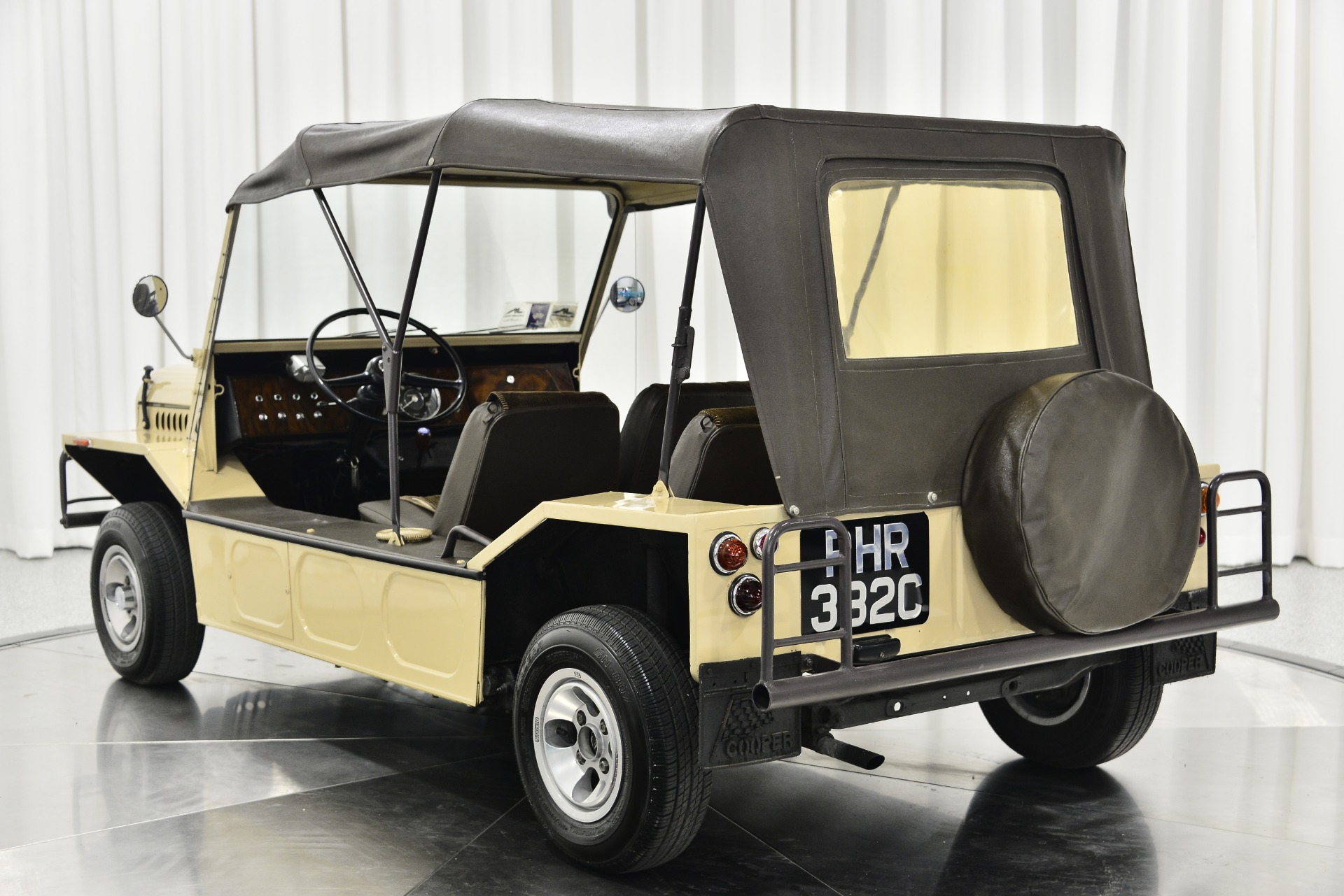 マロン　everyfrecious mini Used 1965 Mini Morris Mini Moke in Cappuccino For Sale (Sold