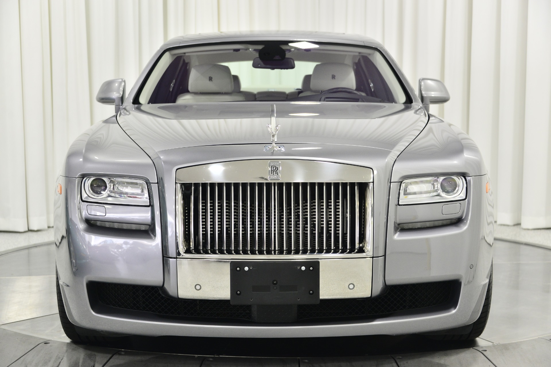 洋書 ROLLS ROYCE IN AMERICA Used 2021 Rolls-Royce Wraith Black Badge in Arctic White For