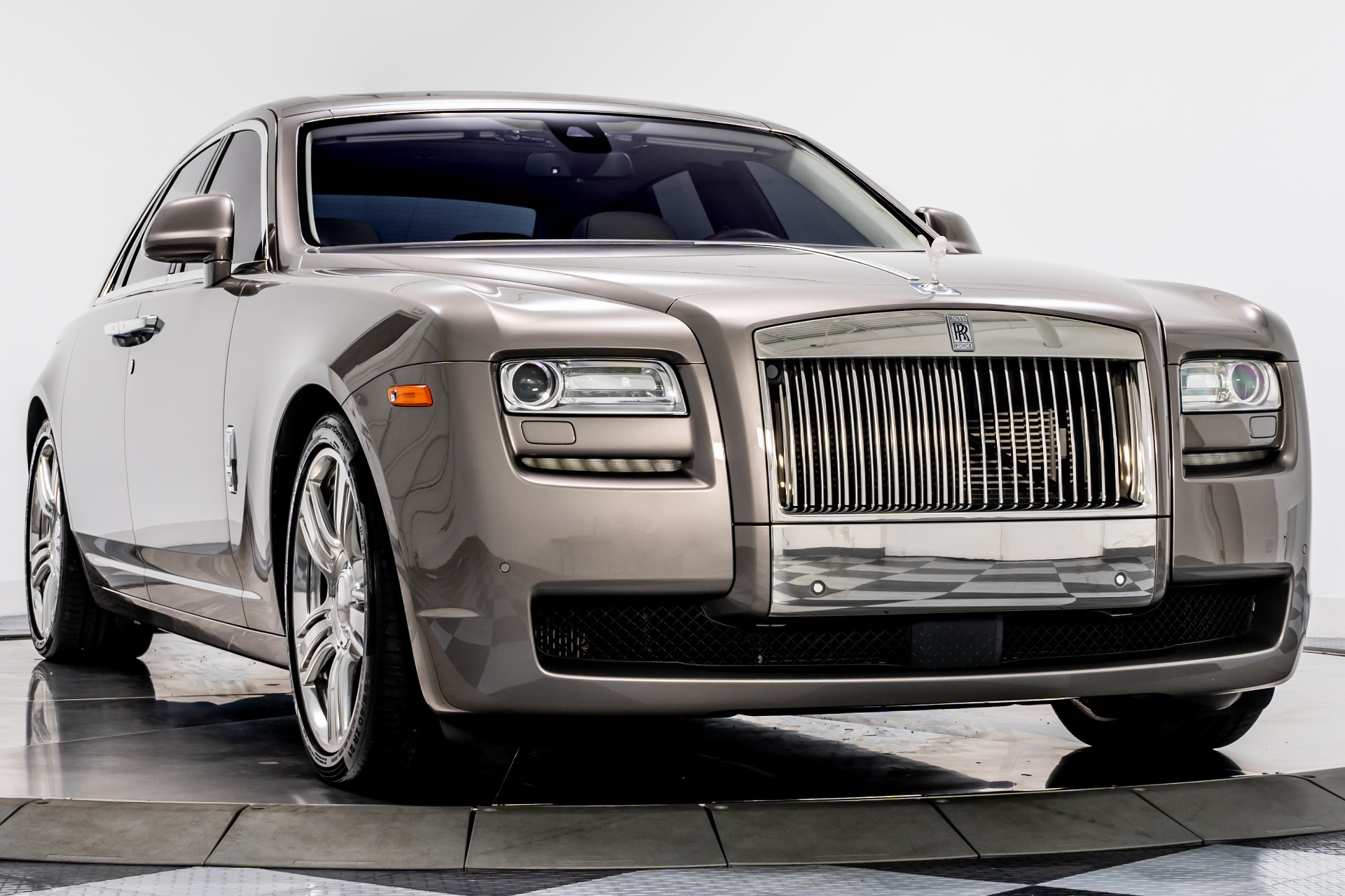 Dân chơi đồng hồ khét tiếng Hà Nội bán RollsRoyce Ghost độ mua Rolls Royce Wraith đặc biệt không kém