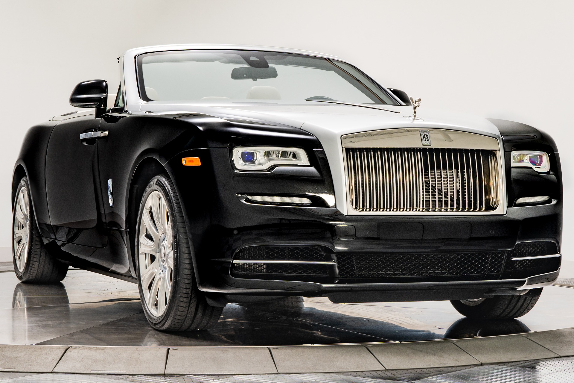 2016 RollsRoyce Dawn revealed  exclusive studio pictures  Rolls royce  dawn Rolls royce Royce