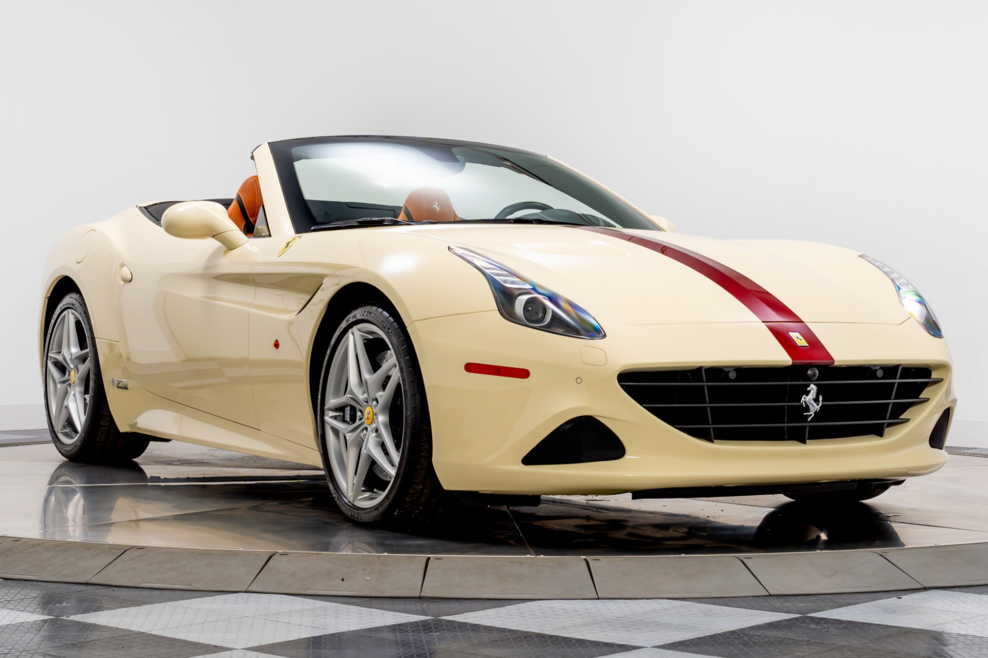 Used 2018 Ferrari California T 70th Anniversary in Avorio