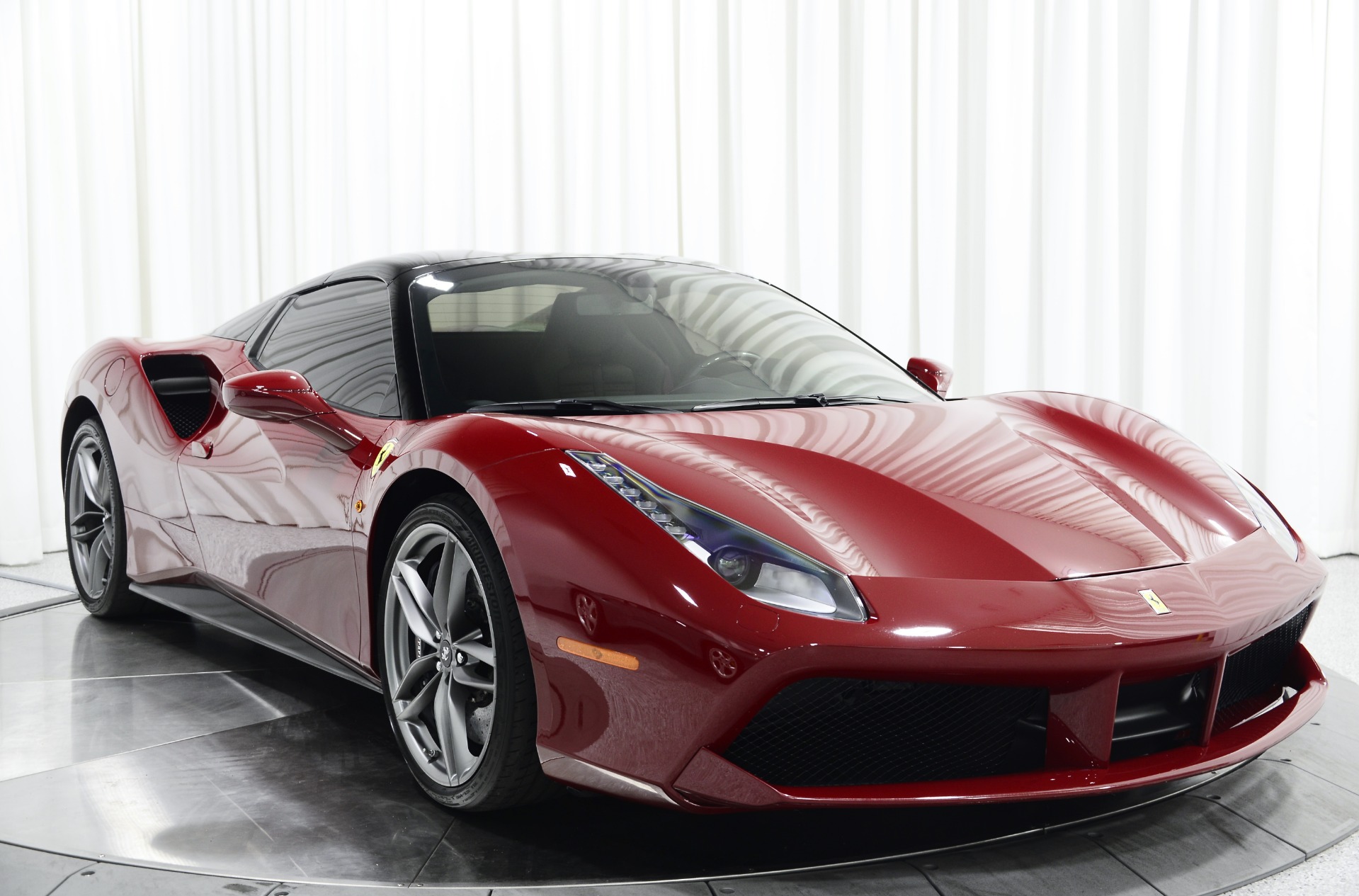 Used 2018 Ferrari 488 Spider in Rosso Mugello For Sale (Sold