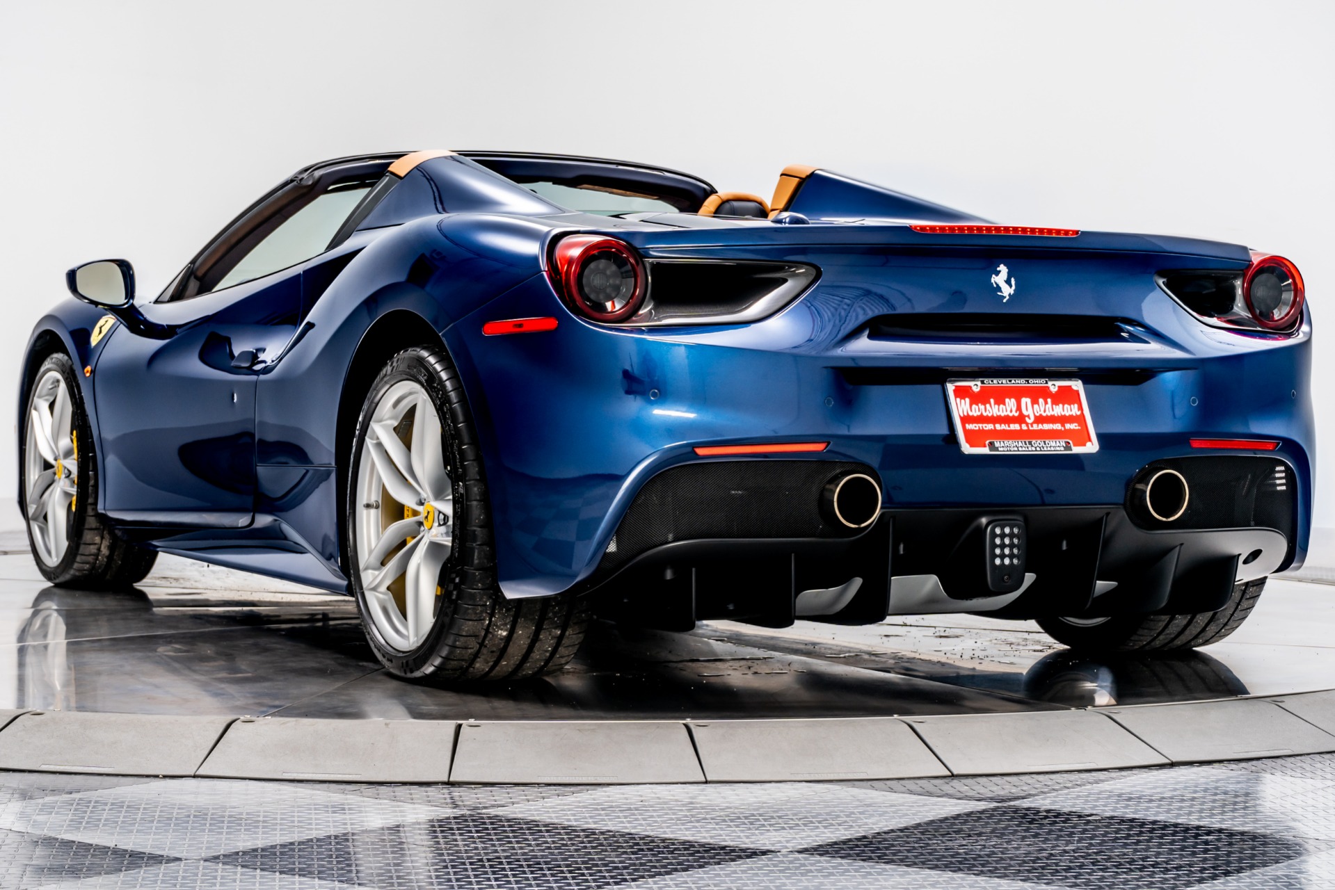 Vittoria Nuvola EU 41 ブラック/ブルー セール Used 2019 Ferrari 488 Spider in Blu Tour De France Metallic For